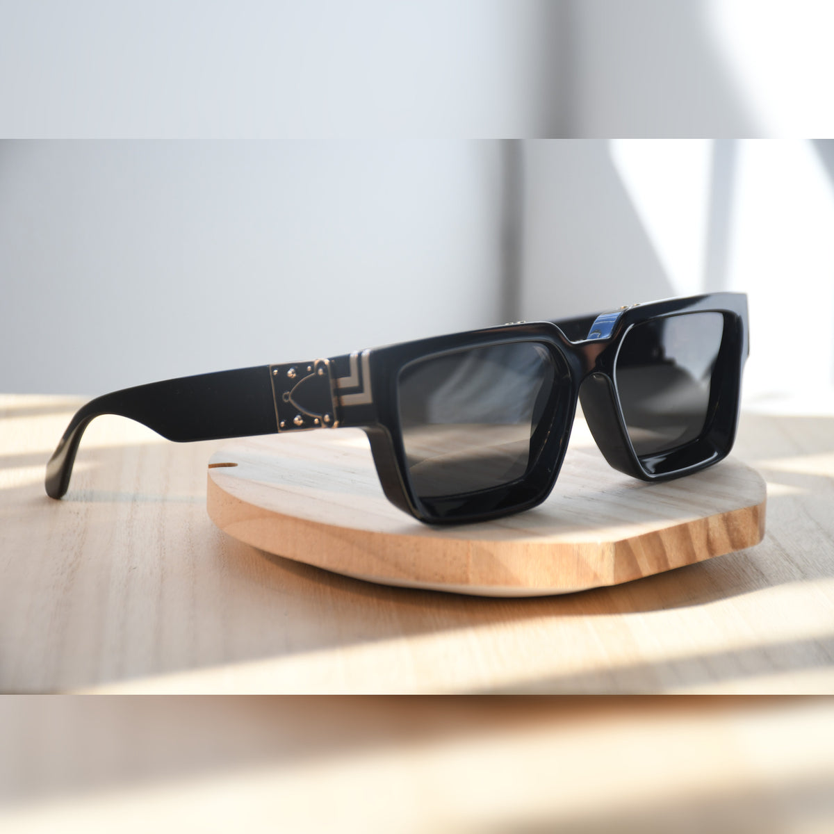 Tokyo Oversized Sunglasses — Black & Gold