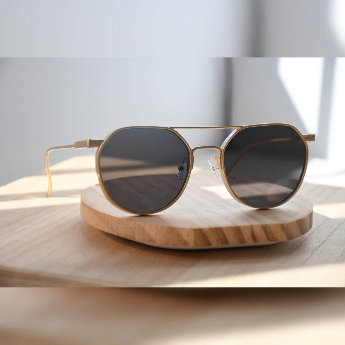 Stockholm Aviator Sunglasses — Matte Gold & Black