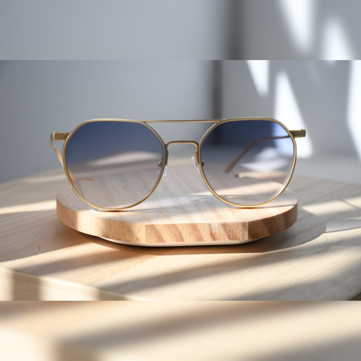 Stockholm Aviator Sunglasses — Matte Gold & Blue Gradient