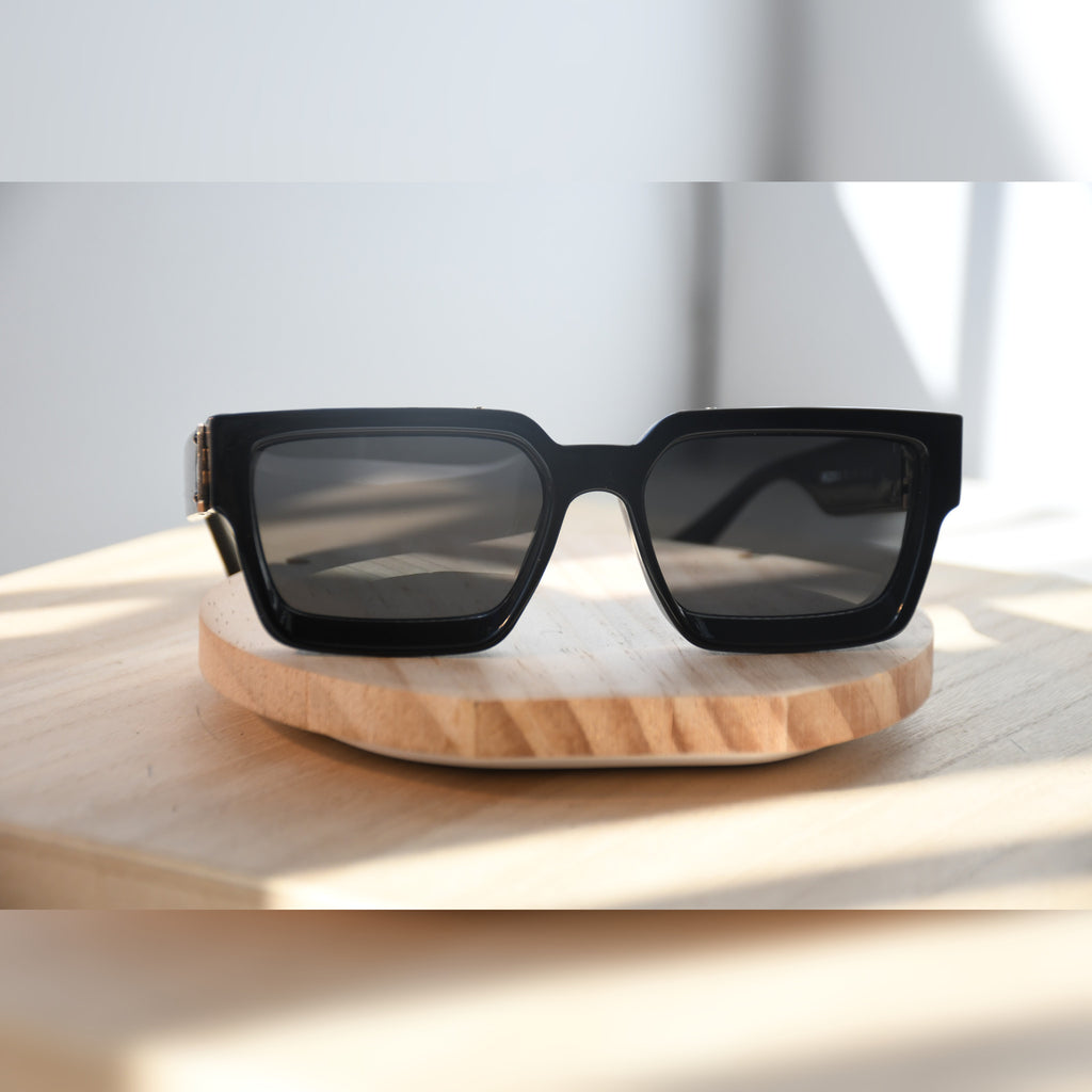 Tokyo Oversized Sunglasses — Black & Gold
