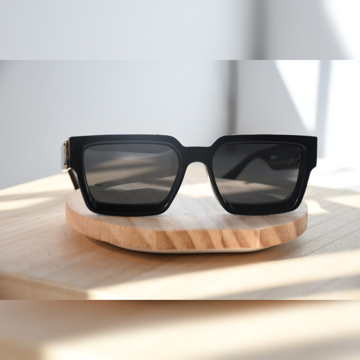Tokyo Oversized Sunglasses — Black & Gold