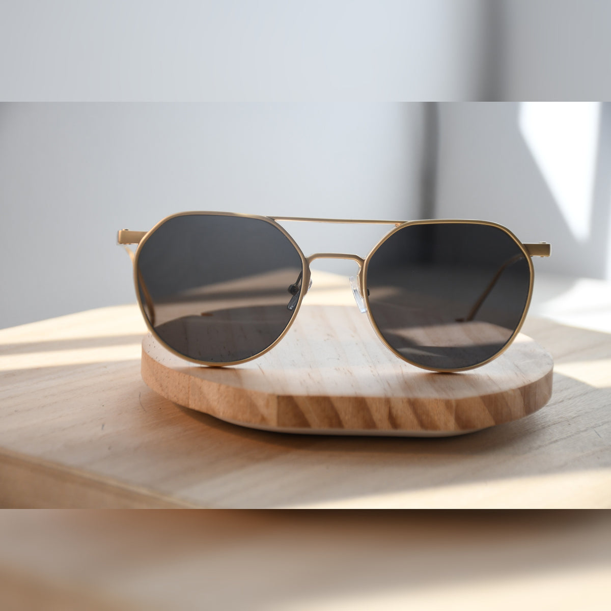 Stockholm Aviator Sunglasses — Matte Gold & Black