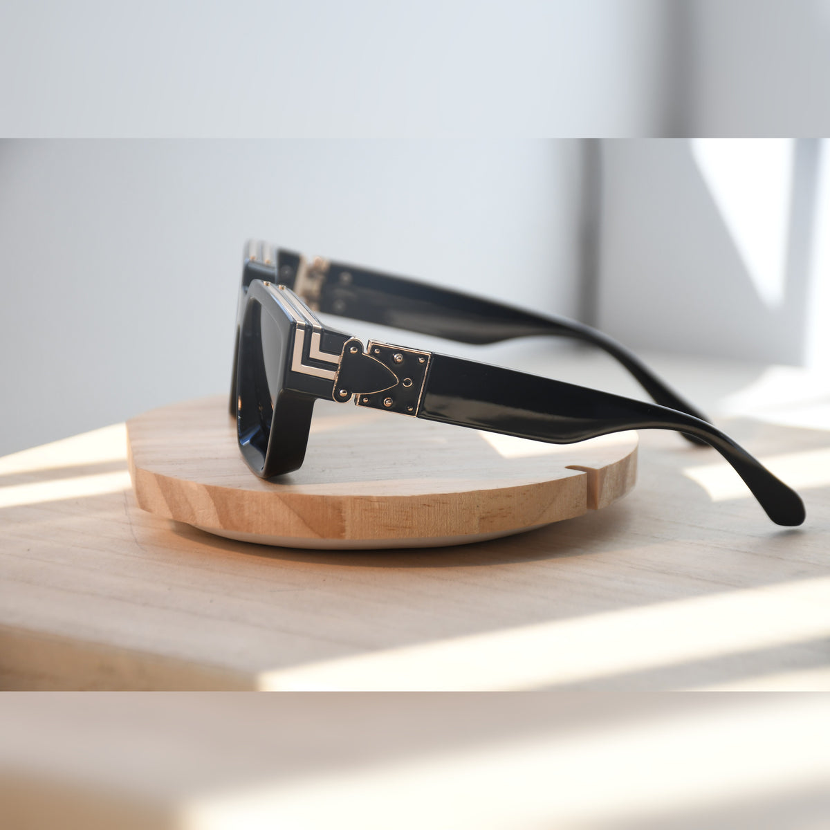 Tokyo Oversized Sunglasses — Black & Gold