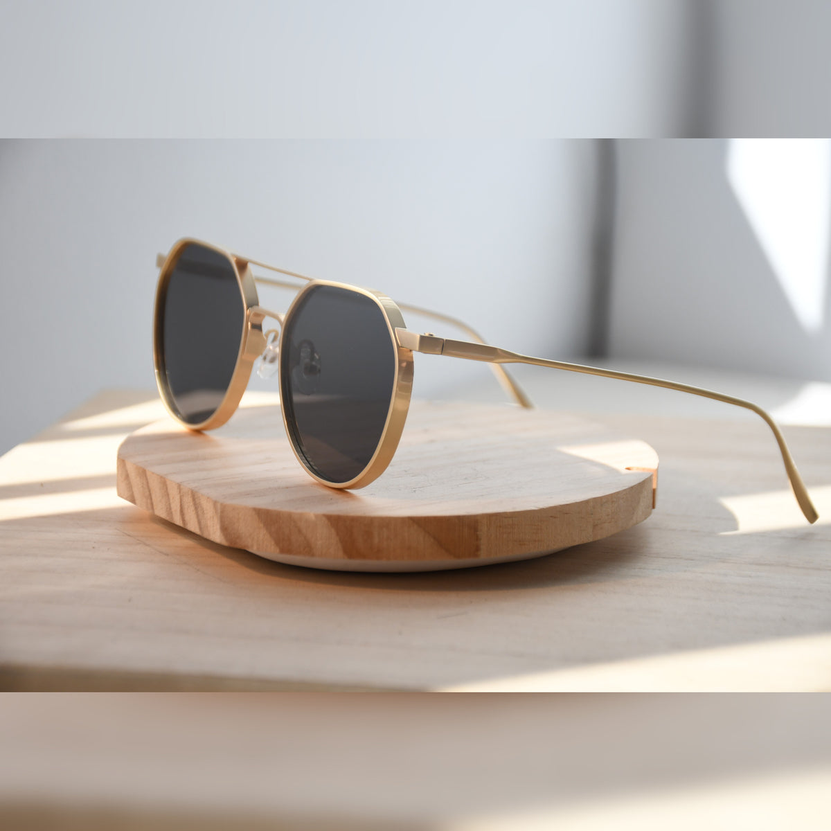 Stockholm Aviator Sunglasses — Matte Gold & Black