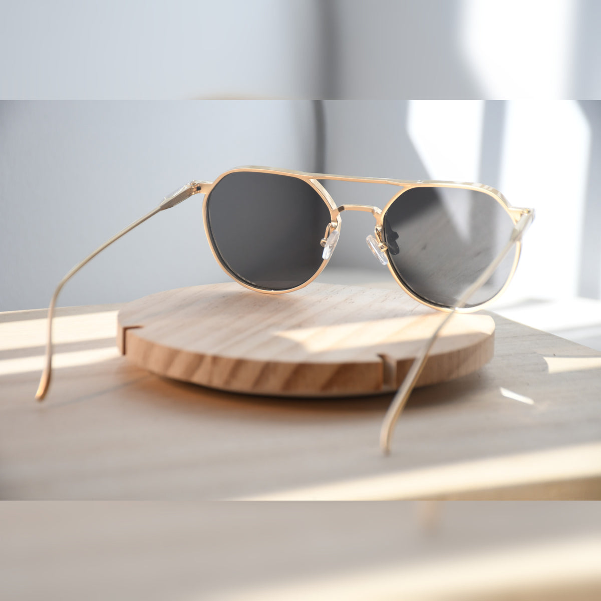 Stockholm Aviator Sunglasses — Matte Gold & Black